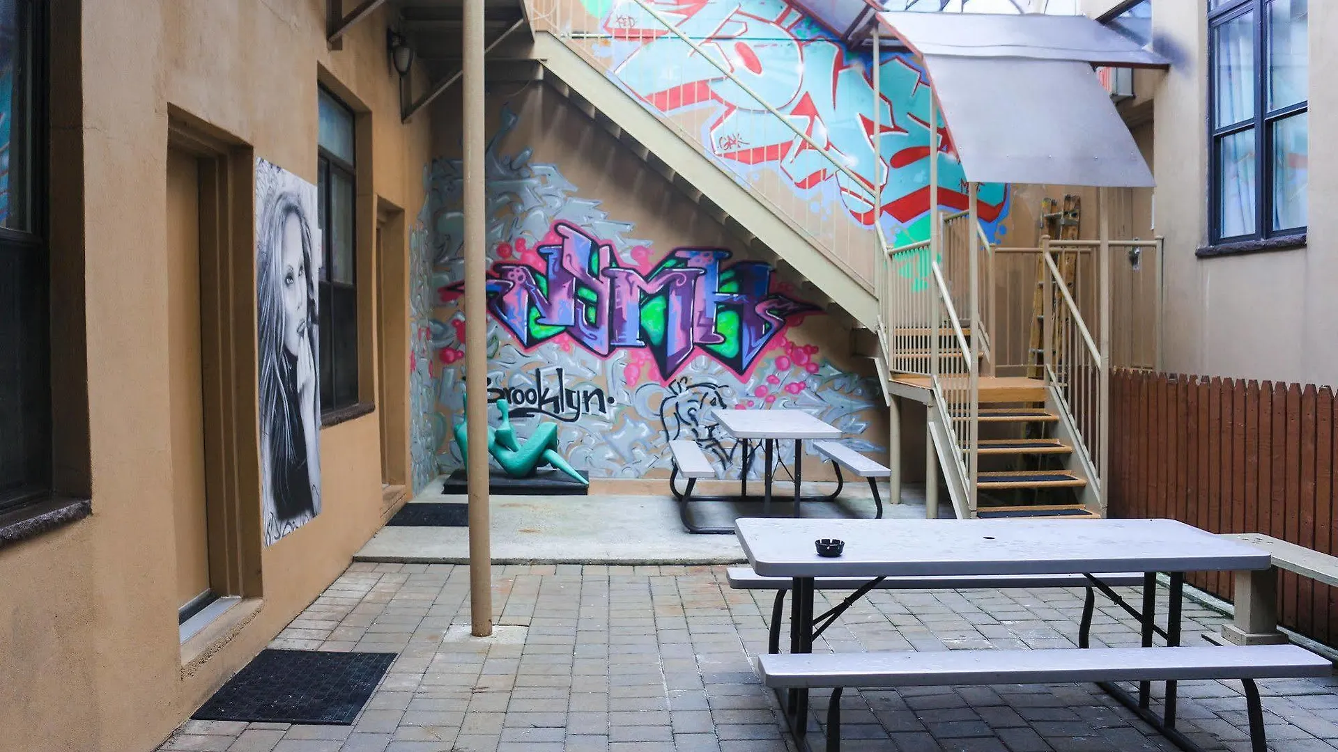 Ny Moore Hostel New York
